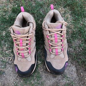 North Face Vibram hiking shoes sz 9 fit like 8.5